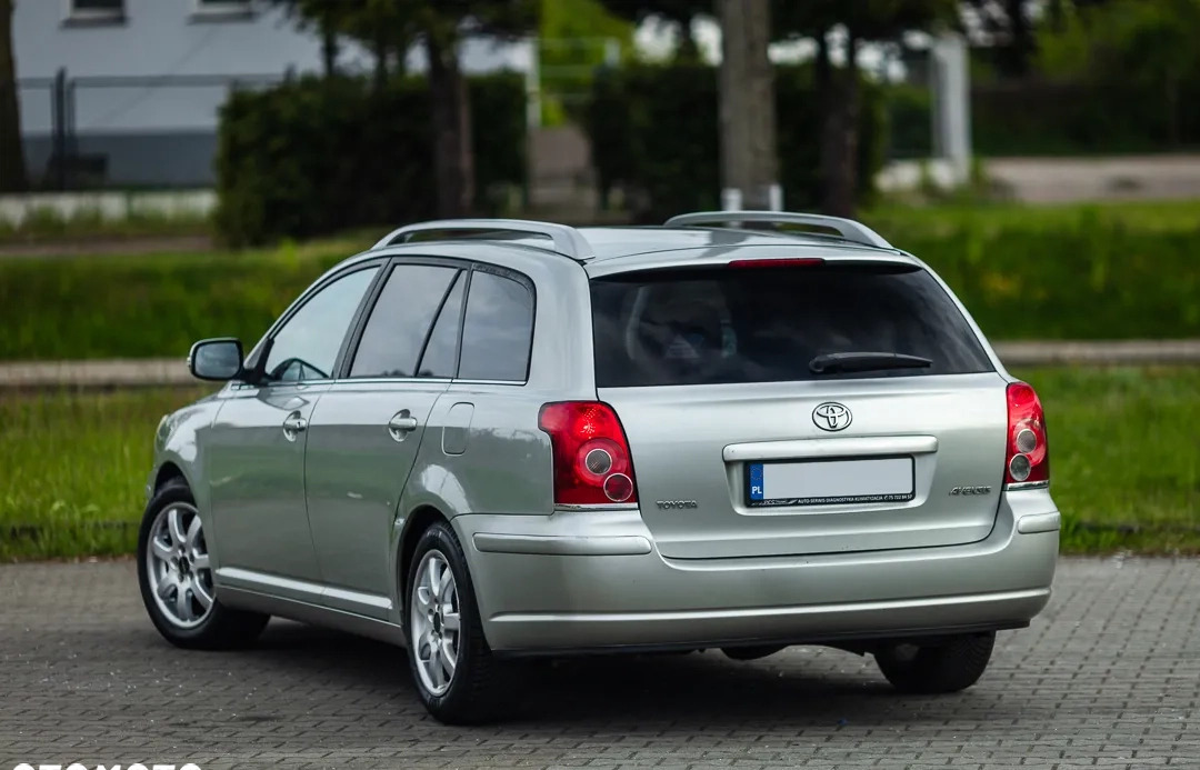 Toyota Avensis cena 18700 przebieg: 152000, rok produkcji 2006 z Gubin małe 379